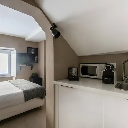 Castle Alfama Lägenhet *