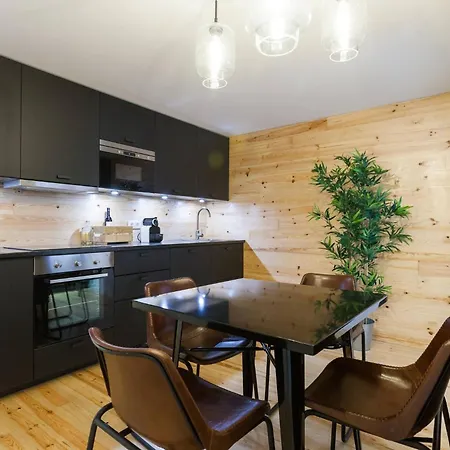 Castle Alfama アパート