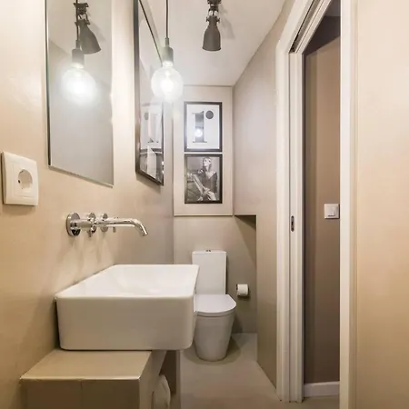 Castle Alfama דירה *